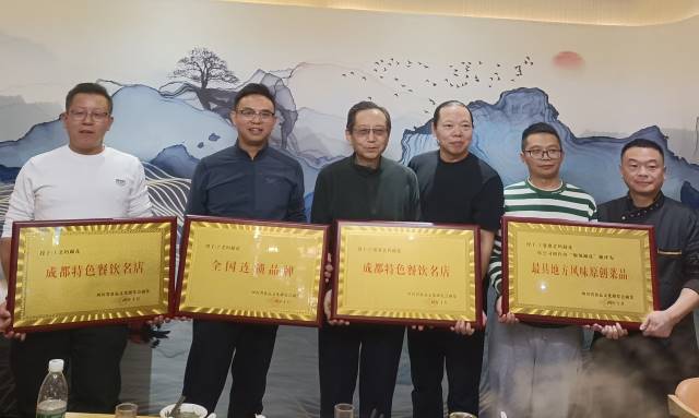 点击新窗口打开