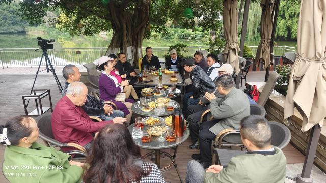 点击新窗口打开