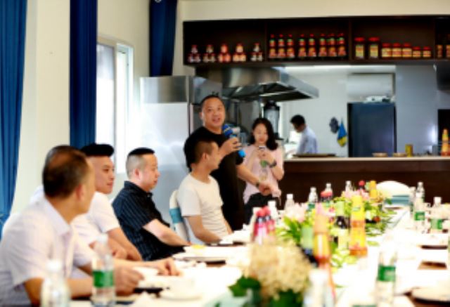 点击新窗口打开